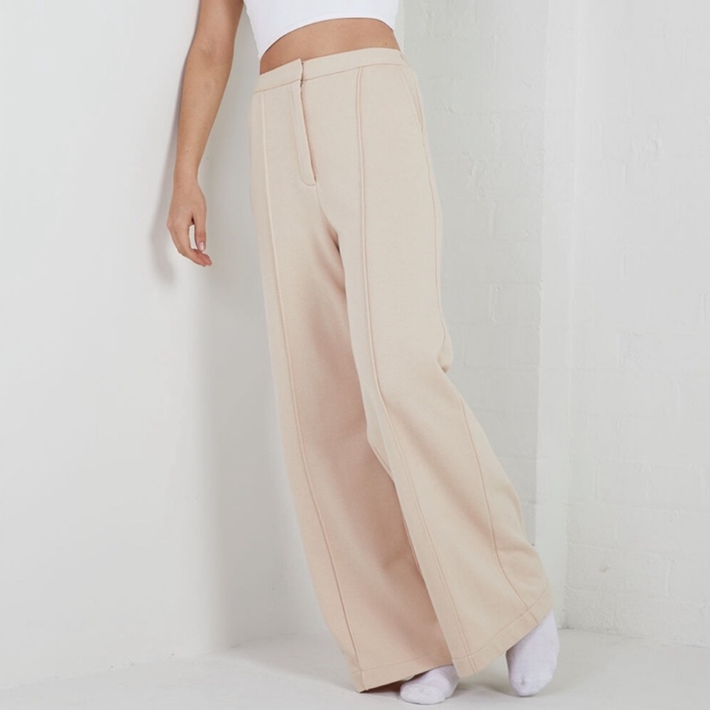 🆕 Bardot Tailored Beige Pants. Elastic in Back Waist.